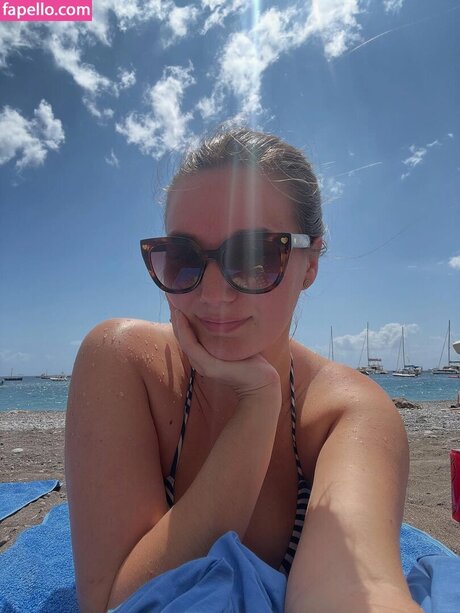 Madeline Poche onlyfans topless