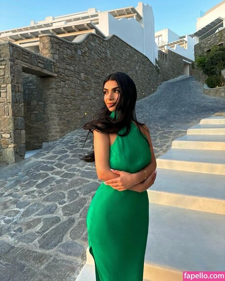 Zenoviajafar only fans photos