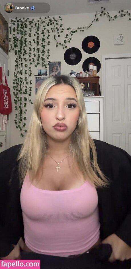 Cloud ASMR nudes only fans