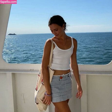 Hannah Meloche onlyfans leaks free