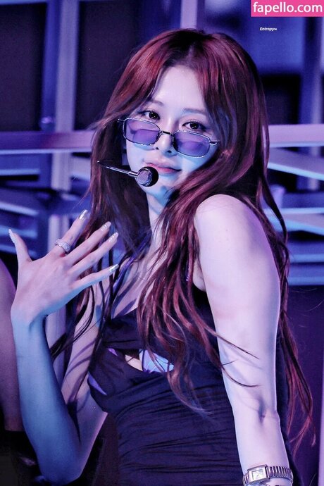 Huh Yunjin_ only fans pics