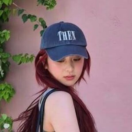 Huh Yunjin_ nude onlyfans leak