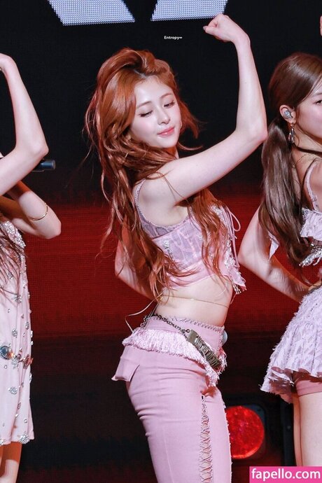 Huh Yunjin_ leaked nudes onlyfans