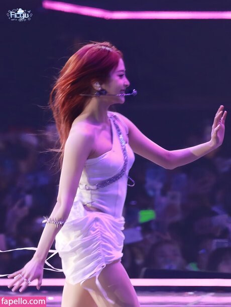 Huh Yunjin_ onlyfans nudes leaks