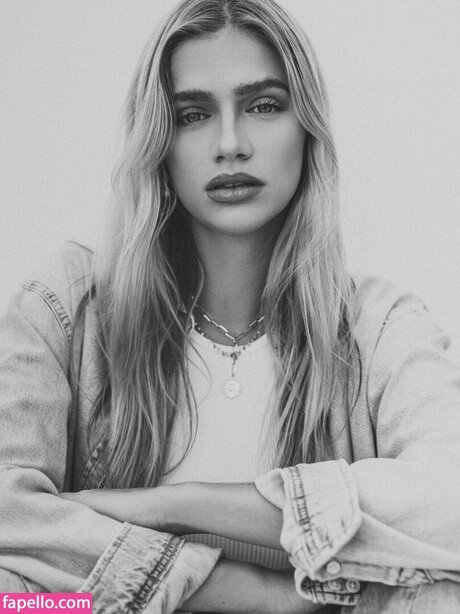 Sarah Hands onlyfans leaks.