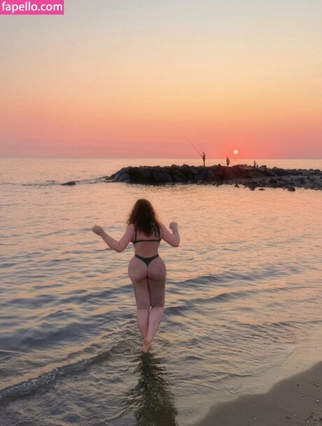 Elisabetta Rossi nude onlyfans