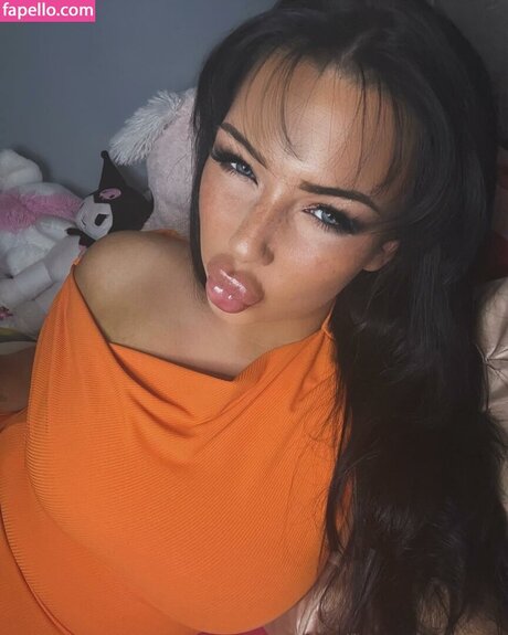 Plasticpoutmv onlyfans nudes leak