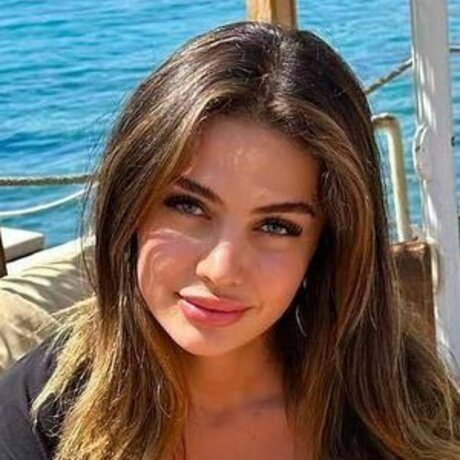 Ece Ronay onlyfans pictures