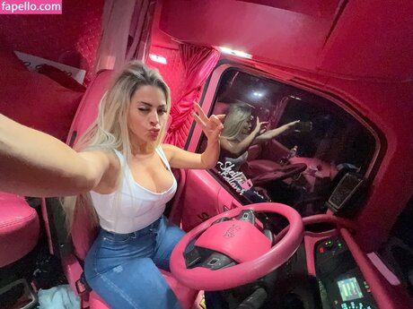 Sheila BellaverICIAL onlyfans model photos