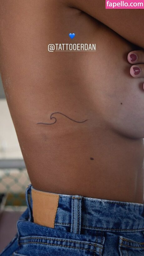 Sara Liso onlyfans boobs