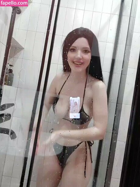 lada lyumoscos strip onlyfans