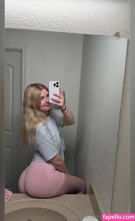 Izzy Nicole onlyfans leak