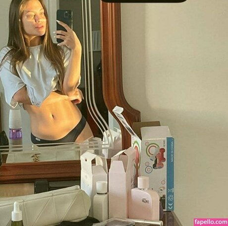 influesii753 onlyfans pics