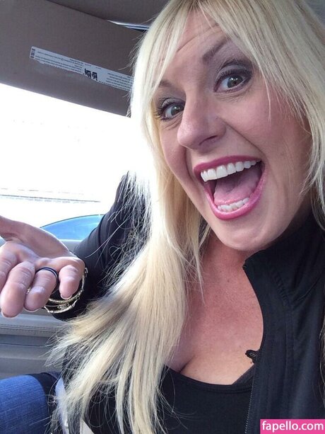 Laura Dotson onlyfans nudes leaks