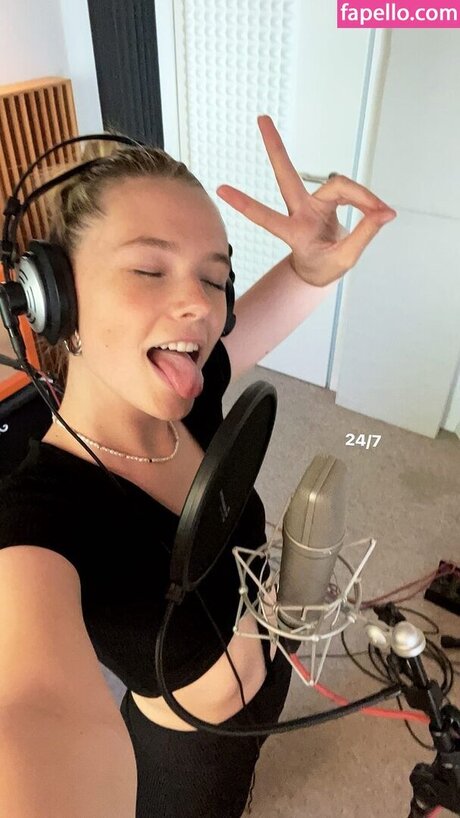 Esther Graf naked onlyfans leaked