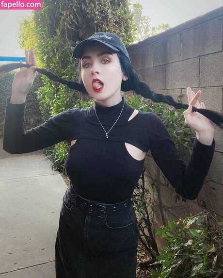 Amy Roberts onlyfans leak