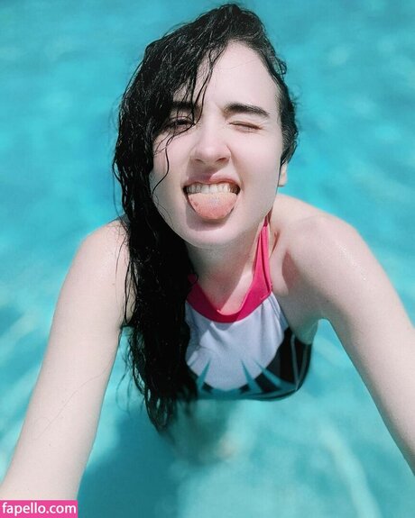 Amy Roberts onlyfans porn leaks