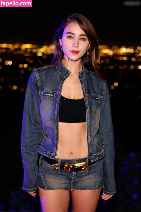 Caylee Cowan onlyfans pictures