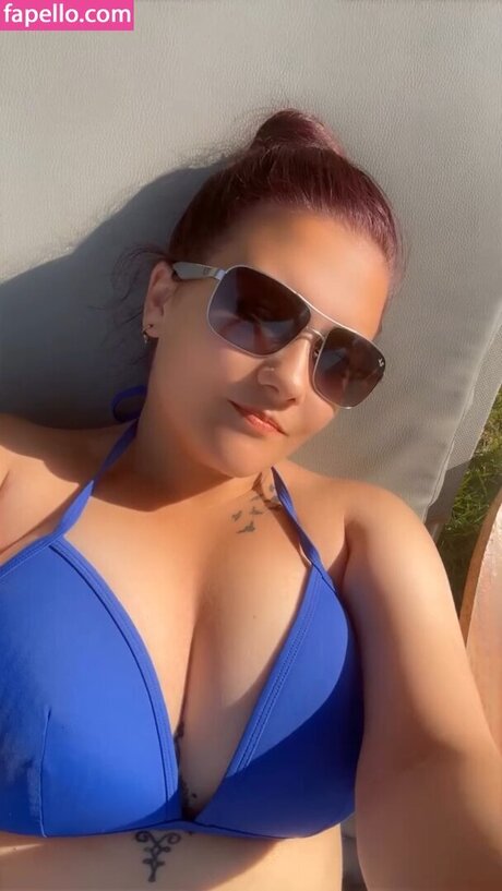 Chelzbcfcburke onlyfans nude pics