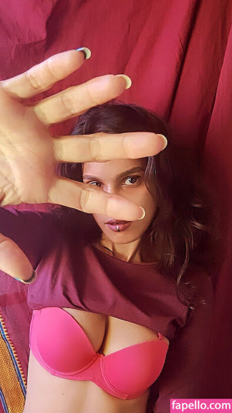 Jikki Nair onlyfans pics