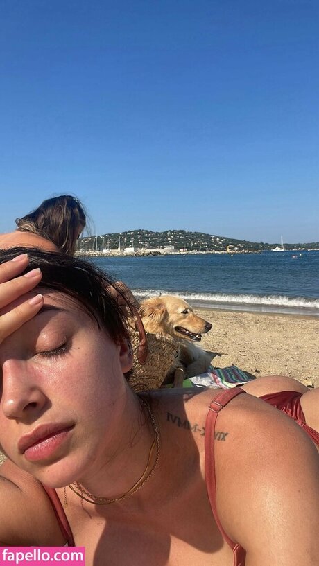 Josephine Lecar on onlyfans