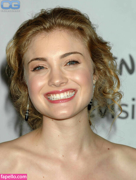 Skyler Samuels onlyfans pictures
