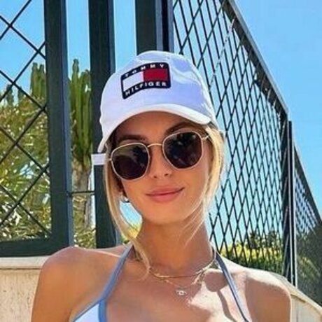 Laura Medina onlyfans photos