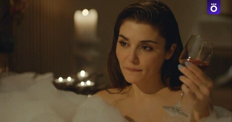 Hande Er el onlyfans photos