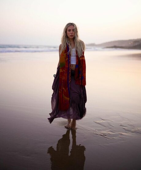 Ana Mena onlyfans leams