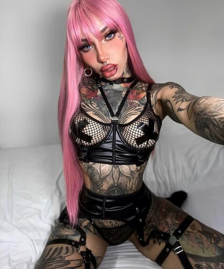 Divinajuventu only fans photos