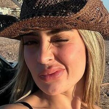 Reyna Rivera porn onlyfans leak