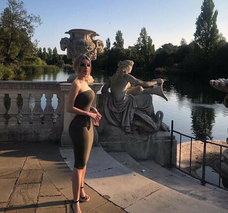 Mogz xx onlyfans nude pictures