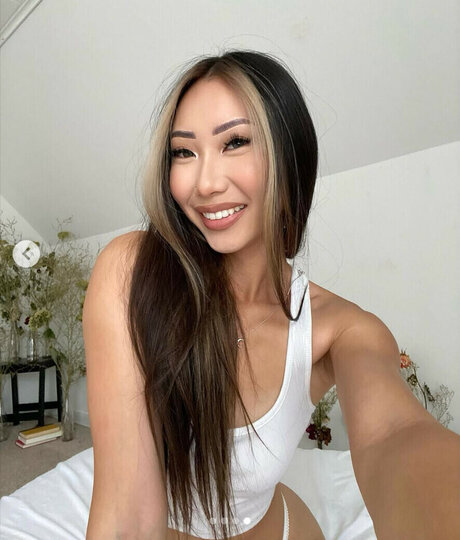 Ena Lor Hmong only fans sex