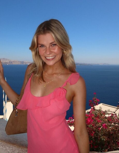 Maria Comstock onlyfans nude photos