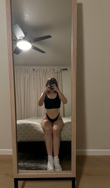 Nelly Becmac onlyfans creator