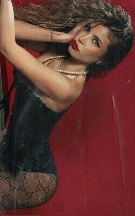 Flavia Laos Urbina nude only fans leaks