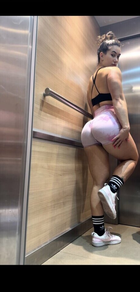 anaisvelvet topless onlyfans