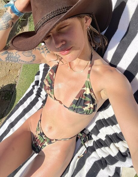 dobbygirlll naked onlyfans leaks