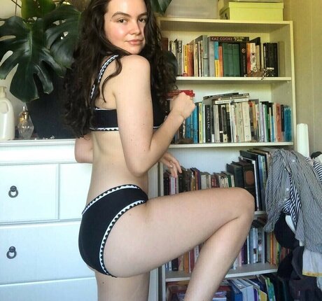 Lucy Holz nsfw onlyfans