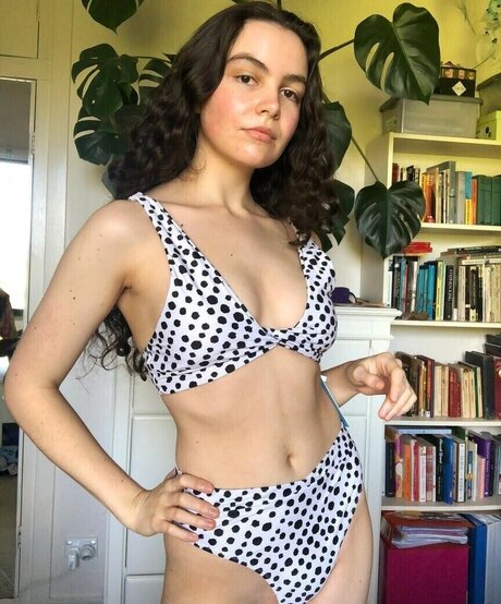 Lucy Holz onlyfans desnuda