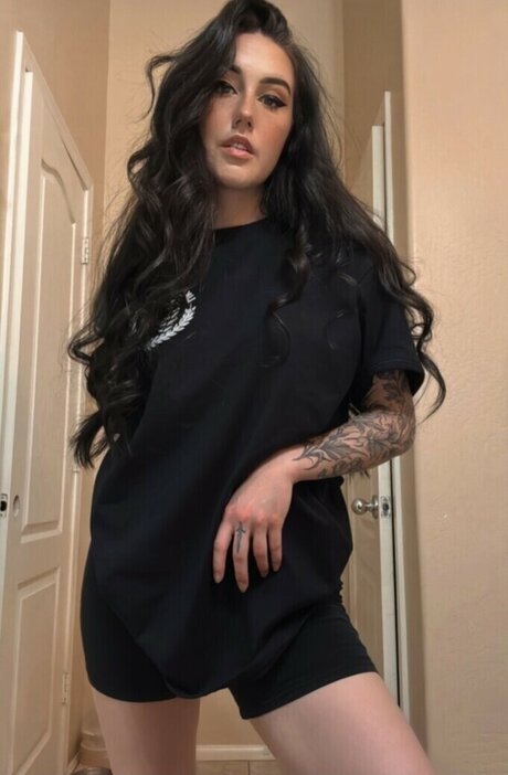 FalconRose onlyfans striptease