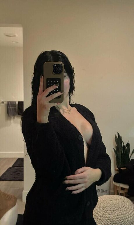 Sara Hesri onlyfans sextape leak