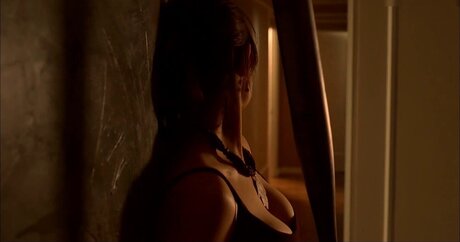 Emily Deschanel onlyfans leaked