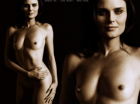 Emily Deschanel onlyfans leaks.