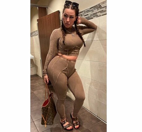 Amber Watkins onlyfans leak porn