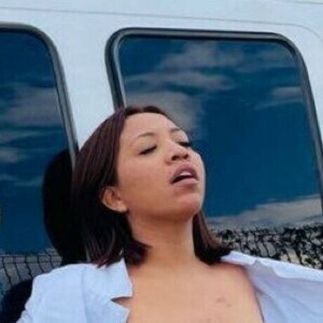 Luz Hernandez topless onlyfans