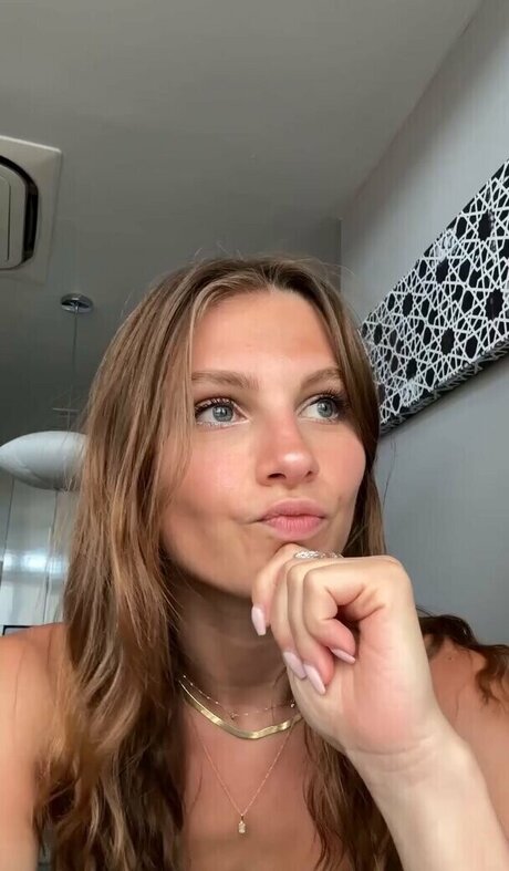 Kelly Janecaron onlyfans model photos