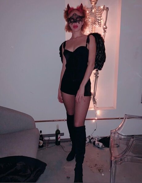 pretty onlyfans free naked portrait