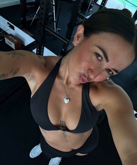 shemale deepthroat onlyfans nudes self-portrait