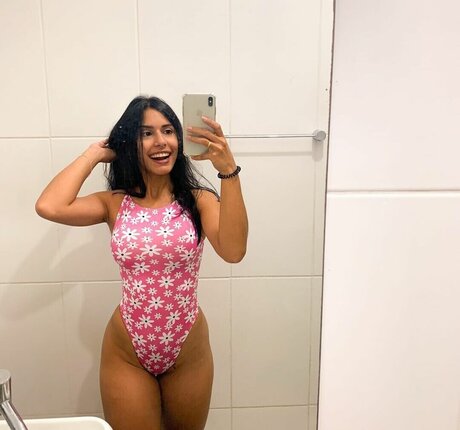 Lara Camilo onlyfans post